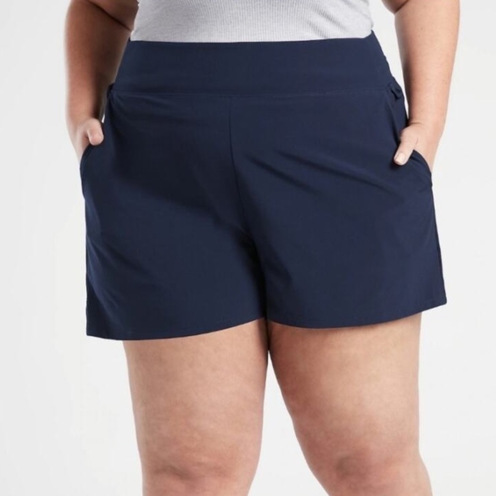 Athleta Navy Blue Brooklyn Athleisure Commute Travel Pull On Shorts Size 22